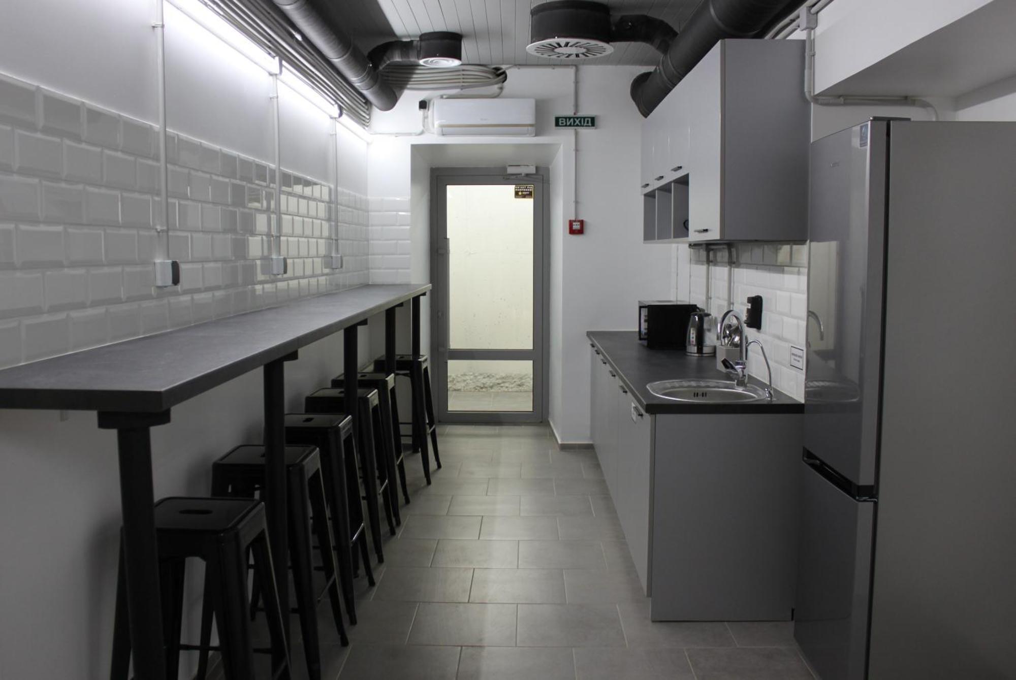 Av-3 Capsule Hotel Kiev Bagian luar foto