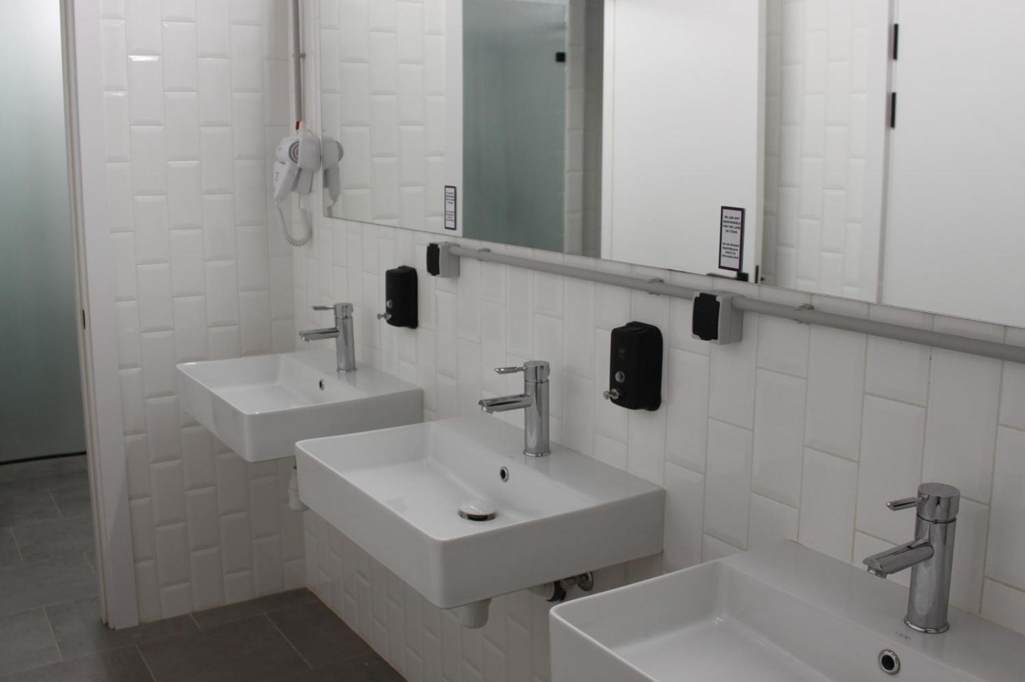 Av-3 Capsule Hotel Kiev Bagian luar foto