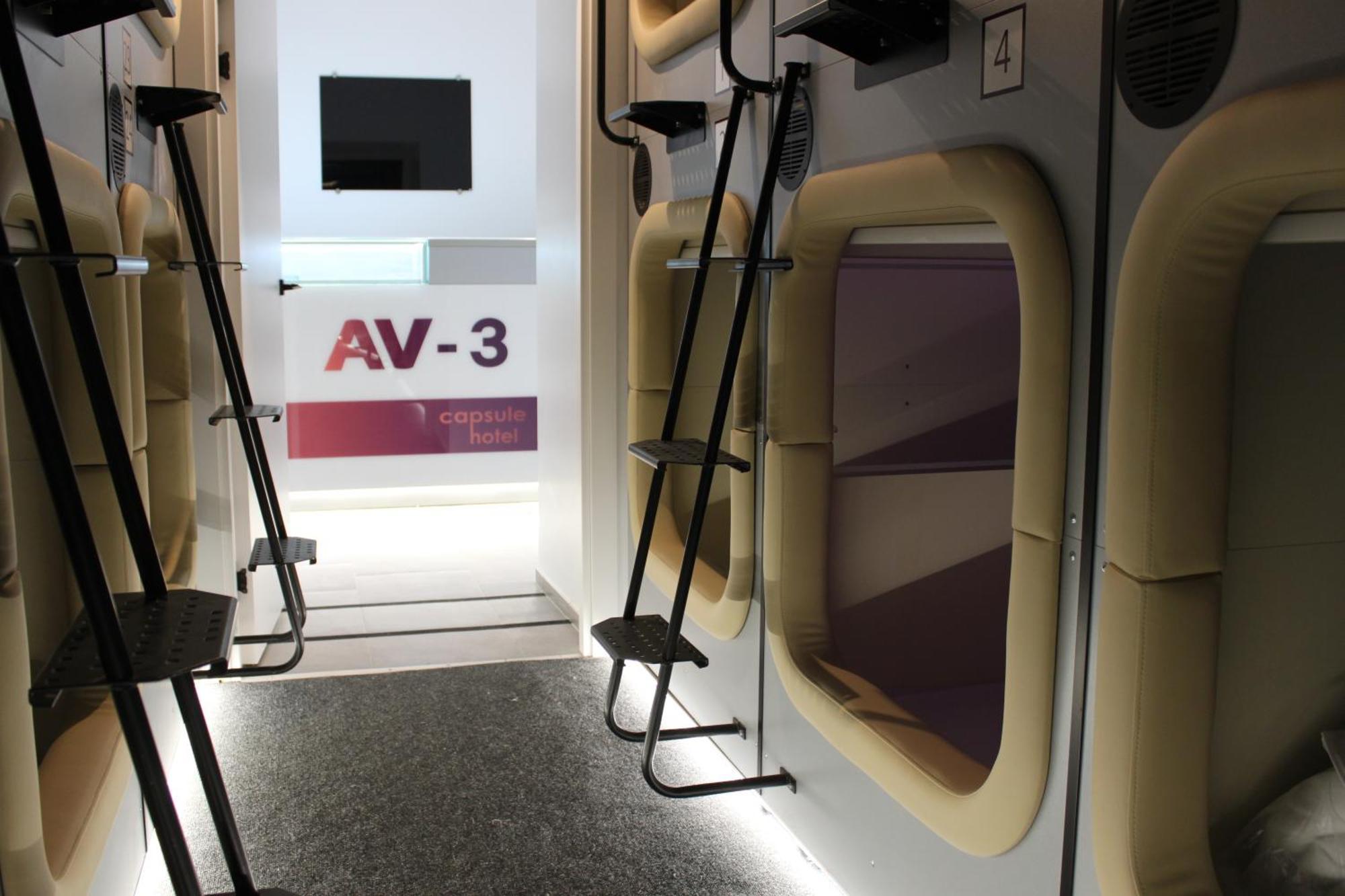 Av-3 Capsule Hotel Kiev Bagian luar foto