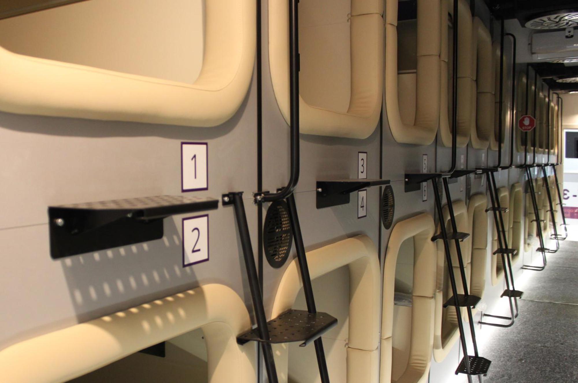 Av-3 Capsule Hotel Kiev Bagian luar foto